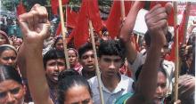 picture of bangladeshi workers protesting